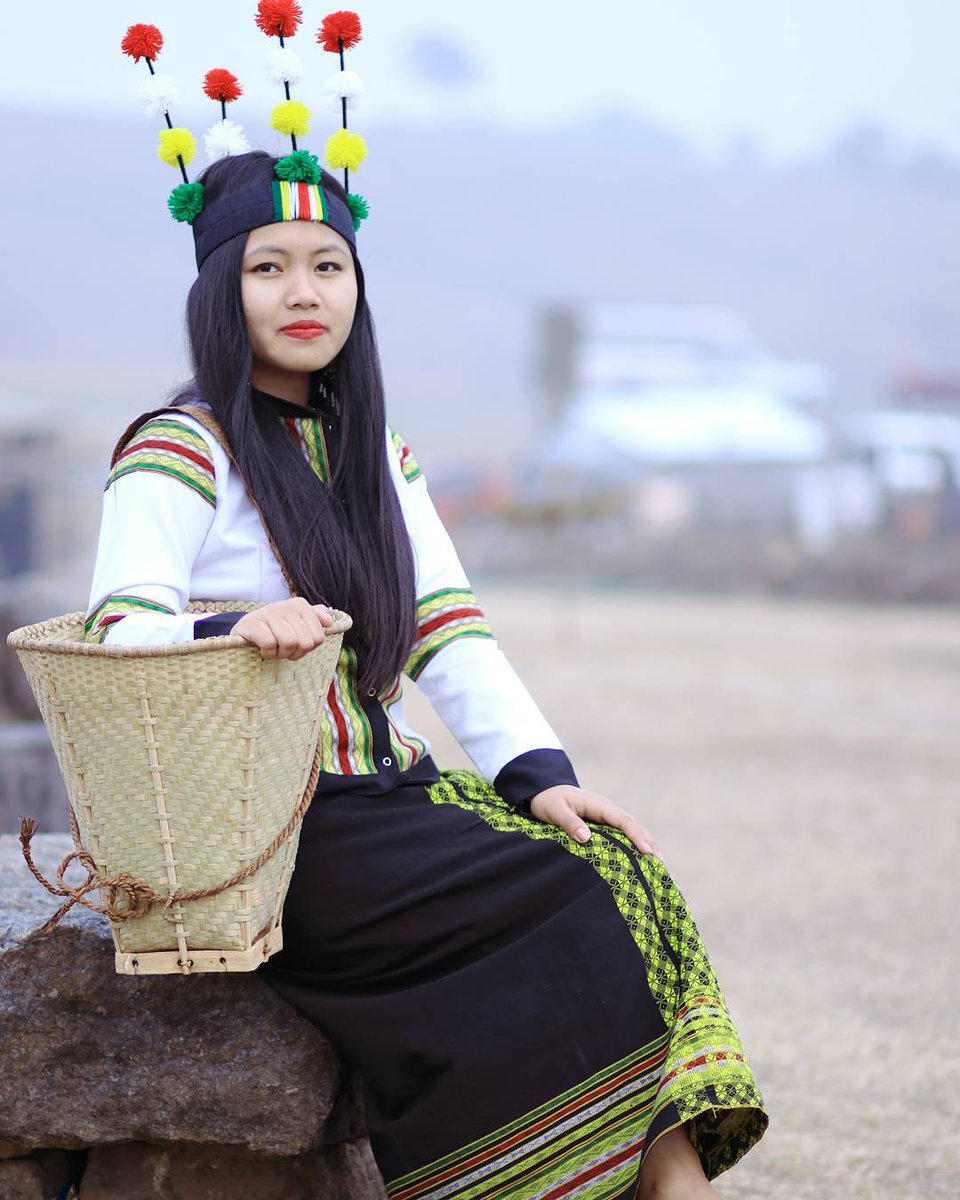 A lady in Kuki traditional attire.

Our Culture! Our Identity!

#IndigenousPeoples #Adivasi #Manipur