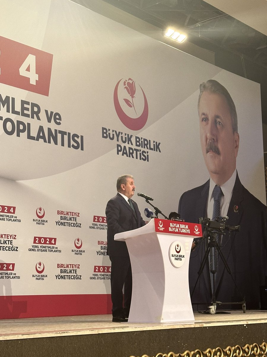 Kavgamız var zalim ile…

#büyükbirlikpartisi 
#mustafadestici