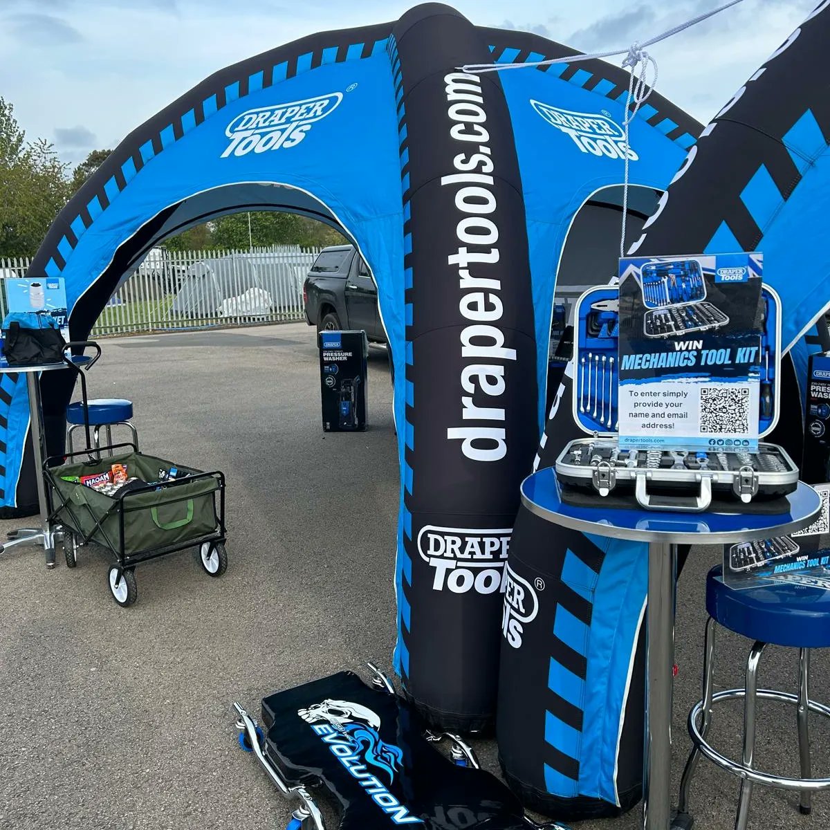 We're here! 🏁

Find us in the paddock next to @Excelr8M @BristolStMotors

The find the 10mm socket game is back, along with our free giveaway!

#drapertools #EXCELR8Motorsport #meetatthestreet #bristolstreetmotors
