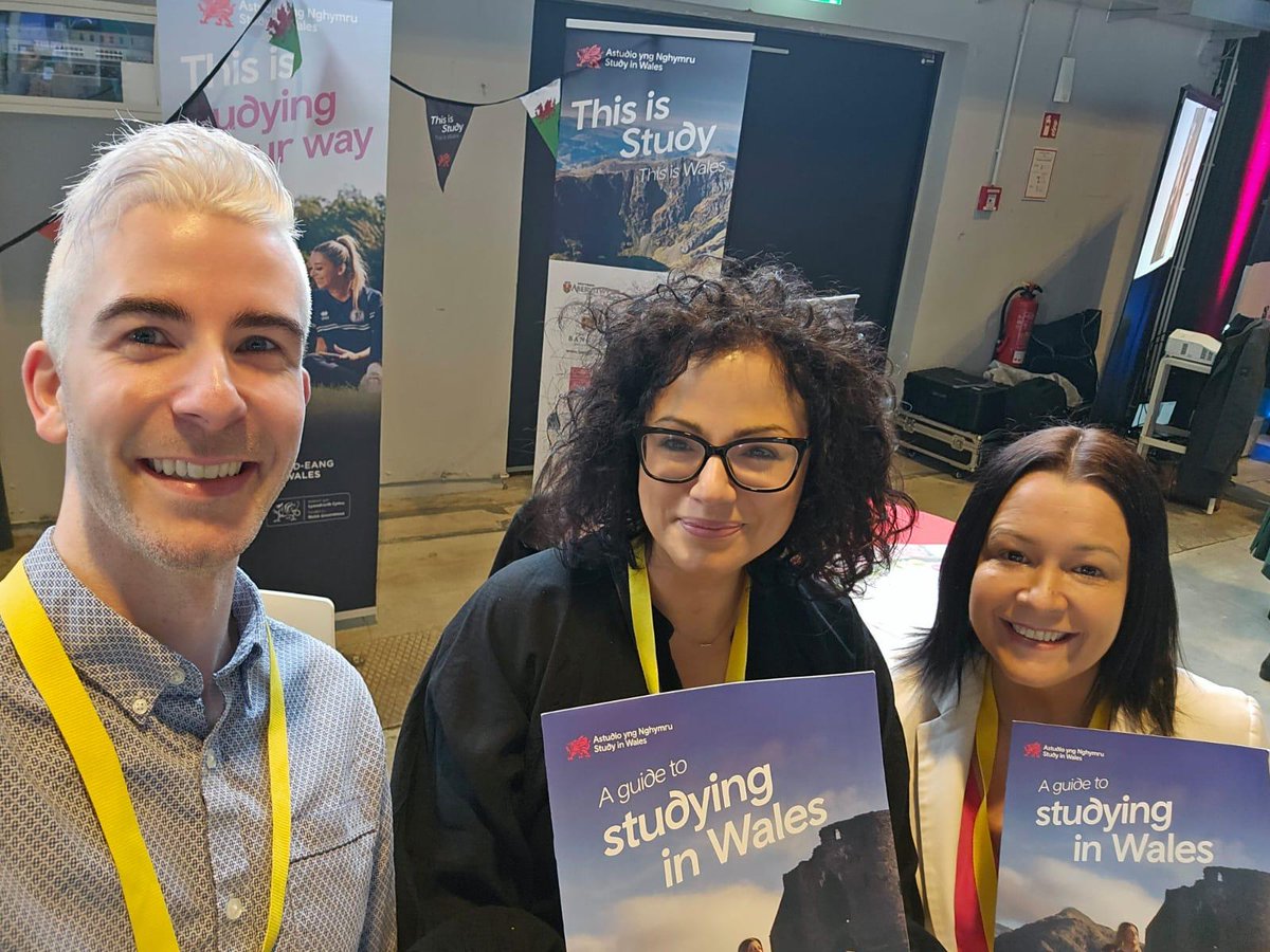 Today it's all about undergraduate degrees! 🎓 Join us on stand UK6 at the Bachelor and More event in Dusseldorf and find out why Wales is the perfect place for you to study abroad. @BangorUni @cardiffuni #mastermesse