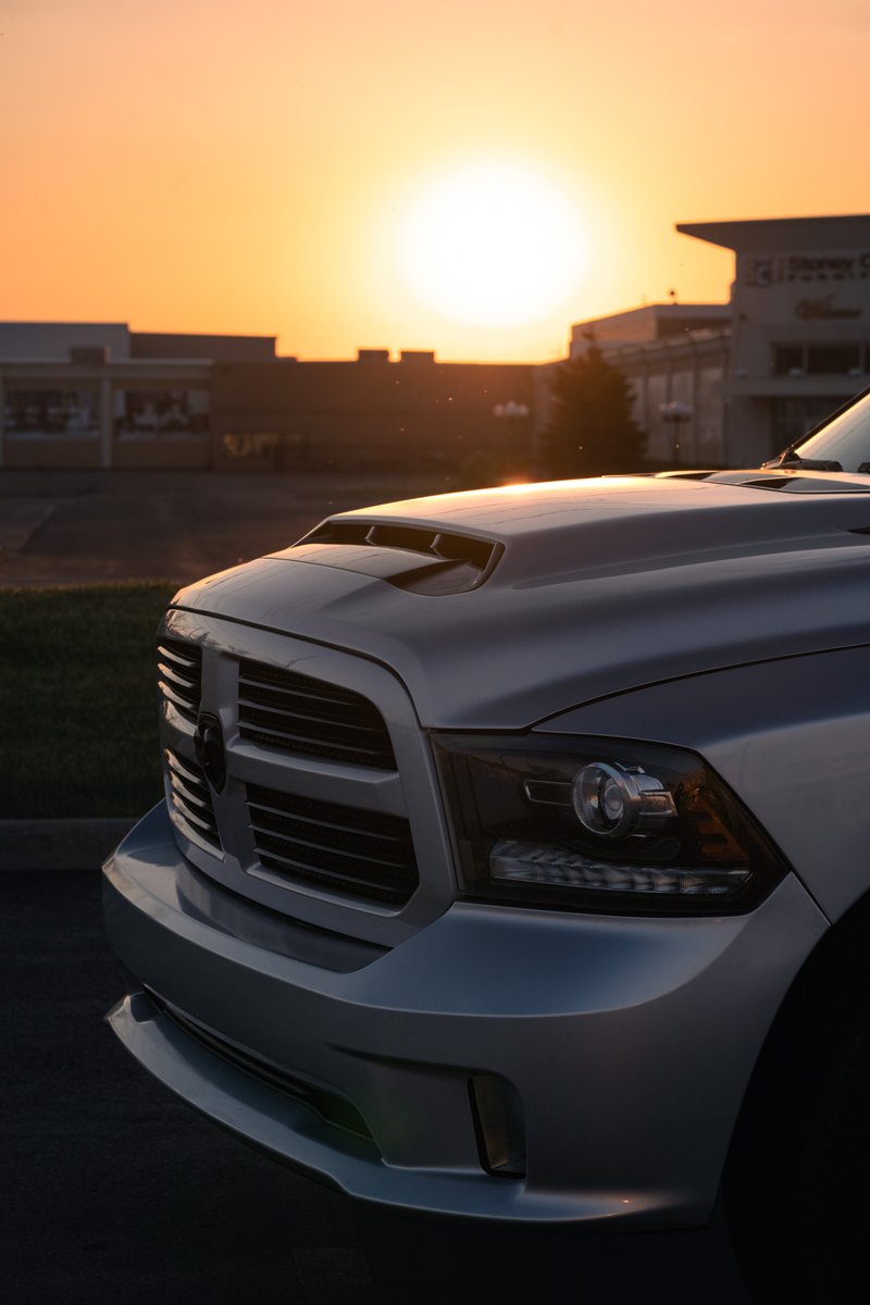 Experience the perfect blend of form and function with our cutting-edge #Demonhood for #Dodge #RAM1500. Designed with sleek air vents, it's not just about turning heads—it's about optimizing your engine's performance.
#dodgeram #tuning #hood #bodykit #americancars #truck #RAM