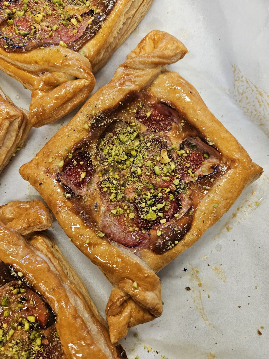 Strawberry, Mascarpone &amp; Pistachio pastries onbthe counter this morning..... open until 3pm ♥️
#bantrybusiness
#yaycork
