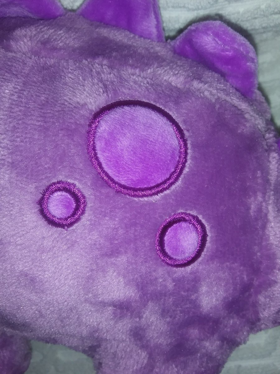 This plush can wear the hobby lobby toy glasses but it's only on the nose but can't wear the build a bear glasses.

I'm calling this plush Grapefellow.