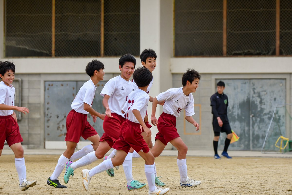 奈良県中学校サッカー春季大会

2回戦
上 vs 真美ヶ丘・上牧の観戦&撮影に行ってきました。
試合は上が勝利し、3回戦へ進出しました。