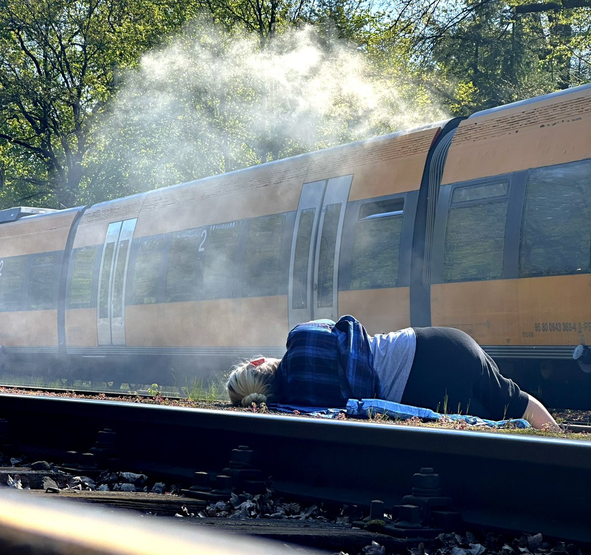 #Zugunfall in #Berlin mit einer Vielzahl an Verletzten #MANV. Dies ist heute eine #Übung zur #EM2024. #polizei #feuerwehr #maltester #juh #psnv #feuer #brand #unfall #schienenfahrzeug #fanzug #thw #drk