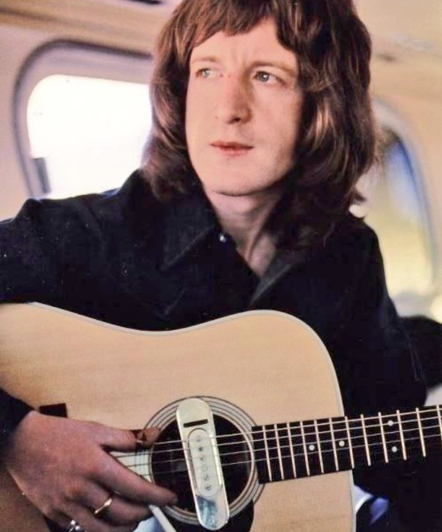Remembering Badfinger singer, songwriter and guitarist Pete Ham, who was born on this day in Swansea, South Wales in 1947. 🌹