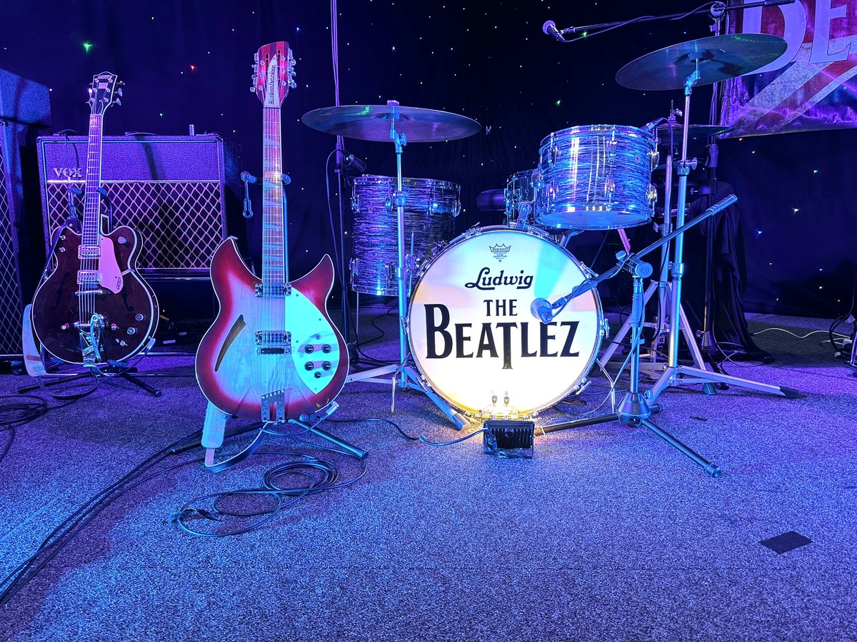 The stage is all set for tonight’s show at ClubMulwala (RSL)! #beatles #beatlez #band #music #mulwala #saturday #saturdaynight #guitar #bass #drums #gretsch #rickenbacker #voxamp #ludwig #vocals #sing #dance #stage #stagelighting #instagram