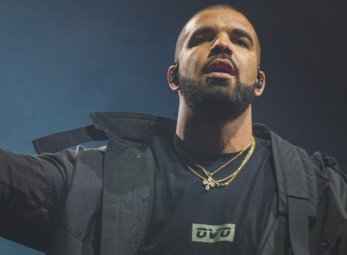 Drake removes controversial track with AI Tupac vocals amid legal threats, igniting debates on artist rights. #Drake #TupacShakur #AIinMusic 

Read more: dailytuesday.co.uk/drake-ai-tupac…