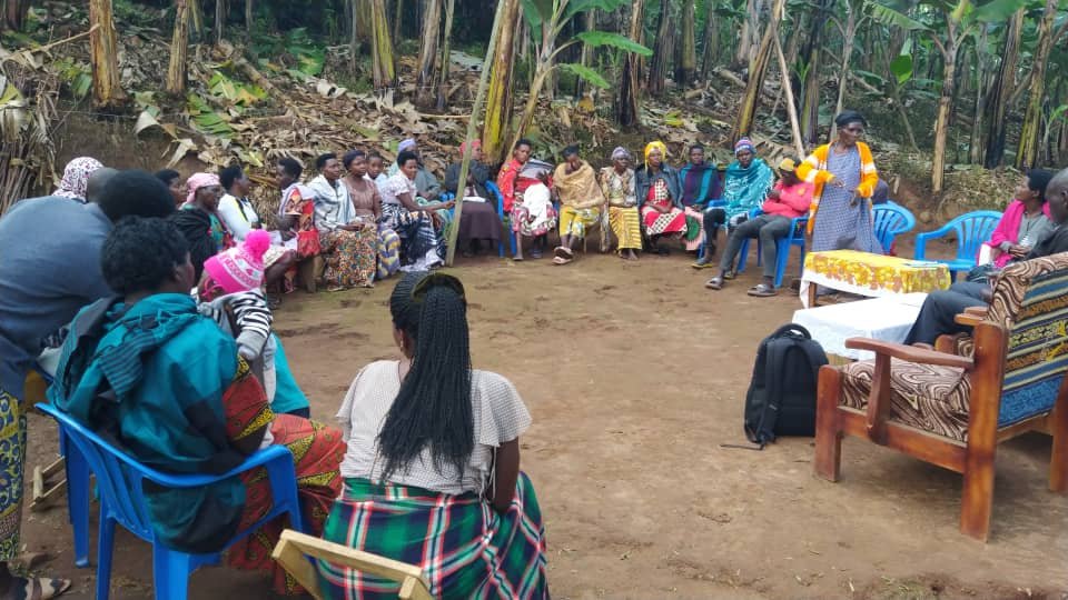 @kickuorg is hosting a #TopowaForum in Bukinda under the #SCENE Project. Led by Mr. Barnabas, the #SCENE Project Focal Person, this event aims to address Citizens Engagement in Elections. Join us in our fight against #corruption for a better Uganda.