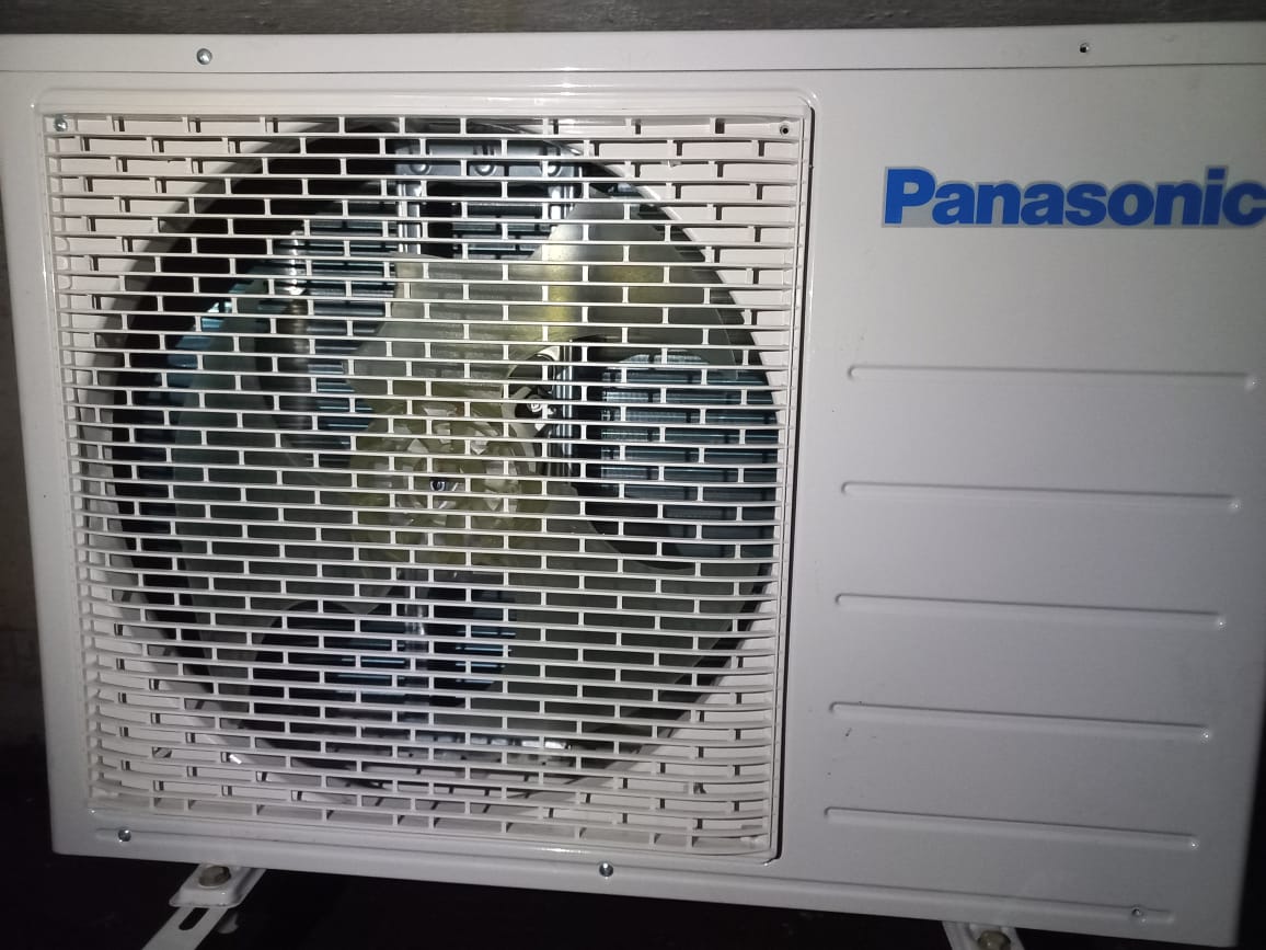 @flipkartsupport @PanasonicIndia  @Flipkart  is cheating with lakhs of consumers.I purchased a Panasonic AC.The fan of the outdoor unit is broken.Even after repeated attempts @Flipkart is not entertaining my replacement request.
#boycottflipkart #boycottpanasonicAC