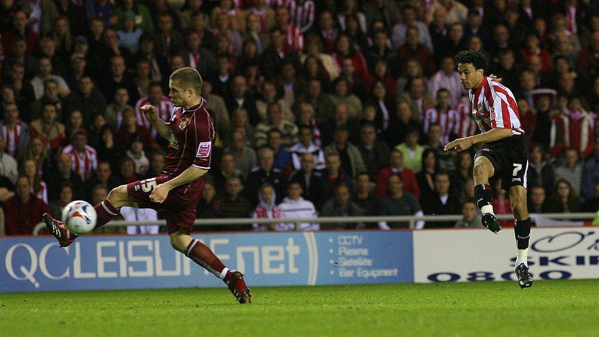 OTD: SUNDERLAND 3-2 BURNLEY (2007) On this day in 2007, Sunderland beat Burnley 3-2 at the SoL. A 3-2 scoreline sounds pretty interesting in any circumstances, but this one was more than a bit special for several reasons... READ MORE👇 buff.ly/49QlXZt