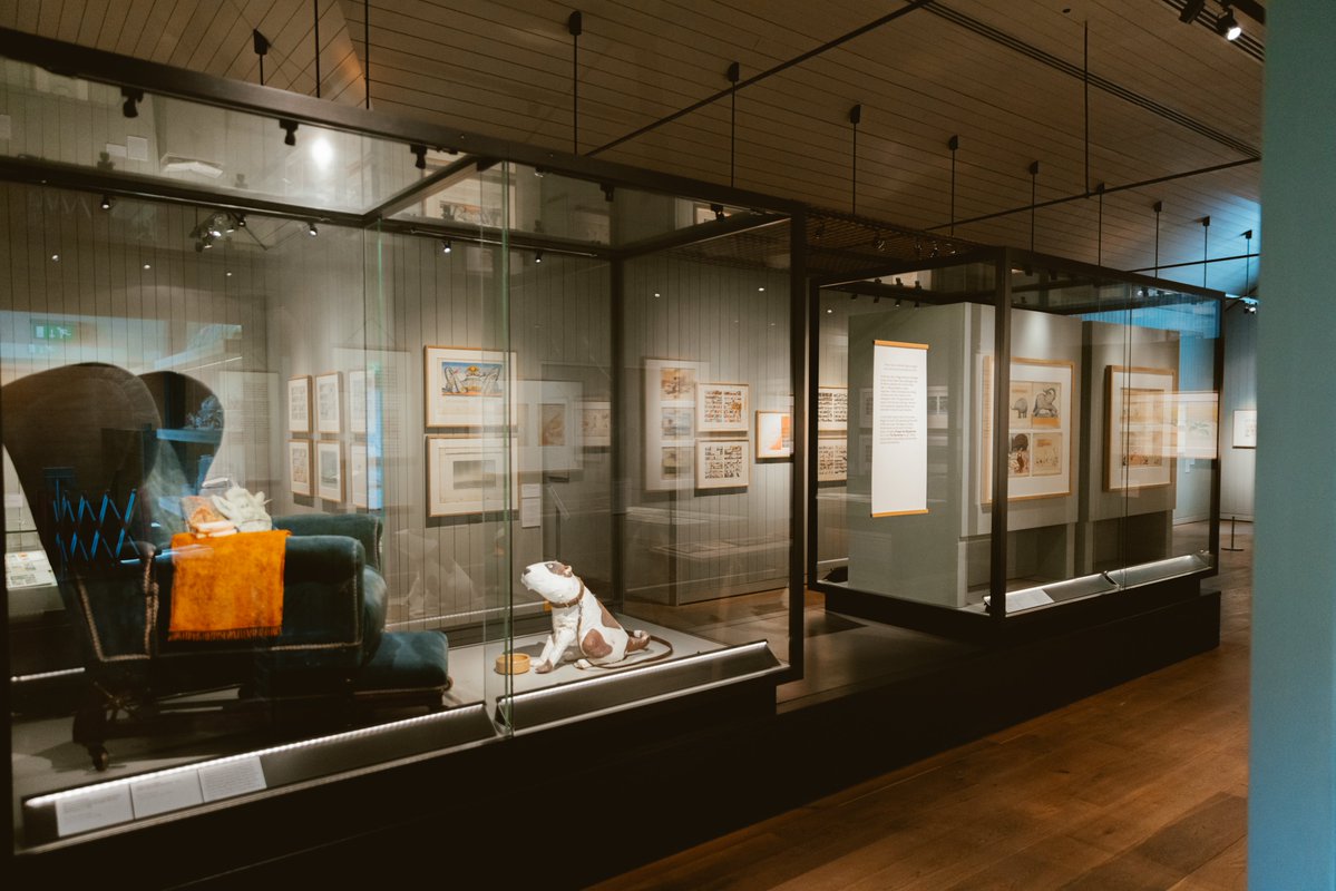 👀 First look at Bloomin’ Brilliant: The Life and Work of Raymond Briggs. Our touring #exhibition has arrived in East Sussex and is now open at #Ditchling Museum of Art + Craft. 🔗 tinyurl.com/489tn5pa What's your favourite #RaymondBriggs work? 📸 © Rosie Powell