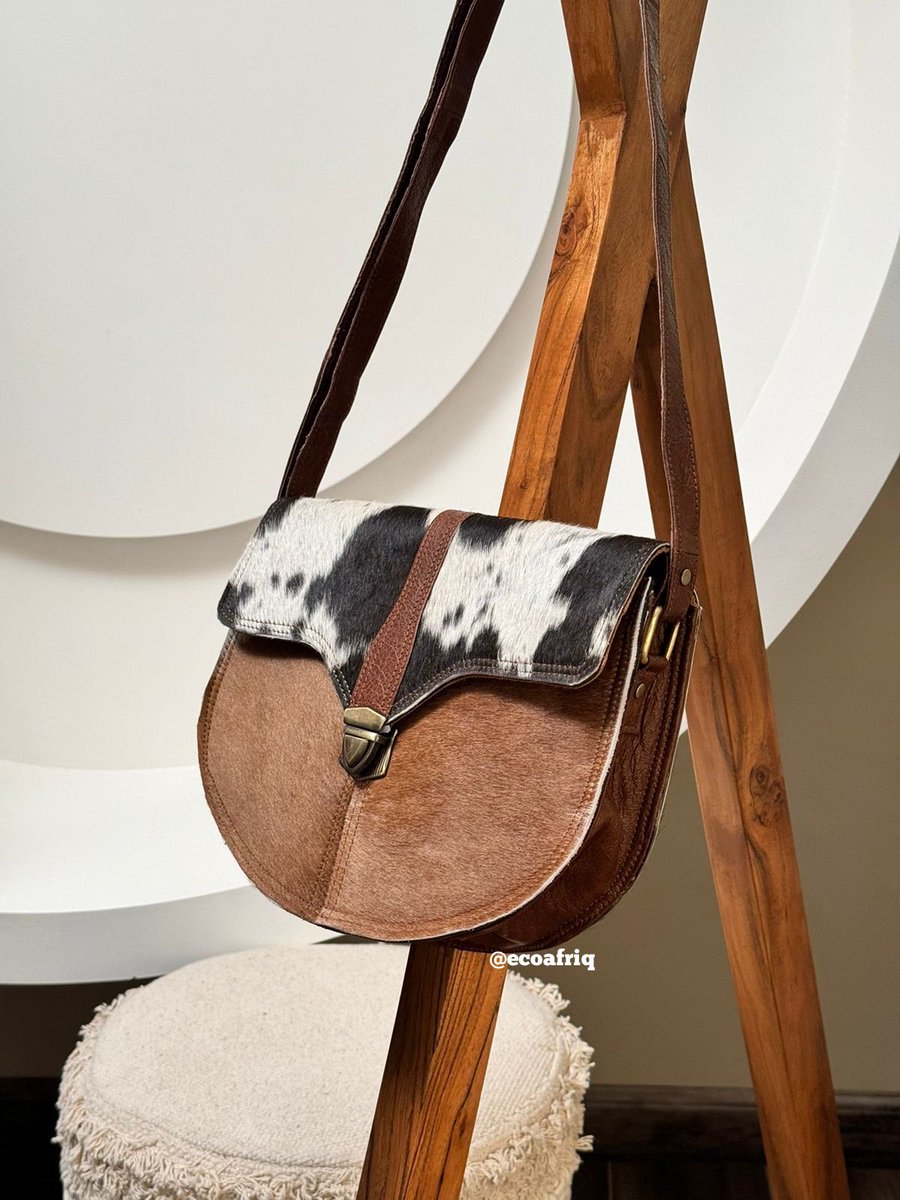 Unique. Stylish.Bespoke Satchel Handbags.. 🪡🧵👜 #shopindie
BUY: ecoafriq.shop/bags
#UKWeekendHour #MHHSBD #UKGiftHour #CraftBizParty #UKGiftAm #crafturday