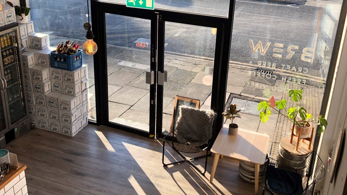 HIDDEN GEM ALERT 💎

Did you know that you can find locally roasted coffee, brewed beer, loose leaf tea and captivating artwork on the corner of Bond Street?

☕ @brewhull is a café bar serving good vibes, fresh coffee, craft beer and wine.

#MustBeHull