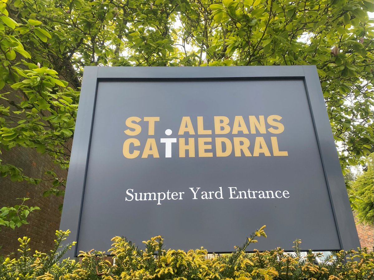 🎉 Exciting news! We've got new signs at the Cathedral, courtesy of Model Signs and funded by The Friends of St Albans Cathedral. No more getting lost 😅– come find us and explore everything the Cathedral and its grounds has to offer. 🚶‍♂️🚶‍♀️ #NewSigns #StAlbans #Signs #Wayfinding