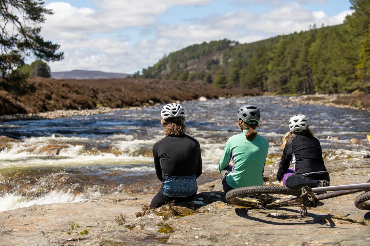 Embark on an adventure with our #RouteOfTheWeek! 🚵 Discover the breathtaking beauty of the Lochs and Glens Way as you travel along National Cycle Network Route 7. Find out more about this scenic route 👉 buff.ly/3xMEdW4 Photo credit: Andy Mccandlish