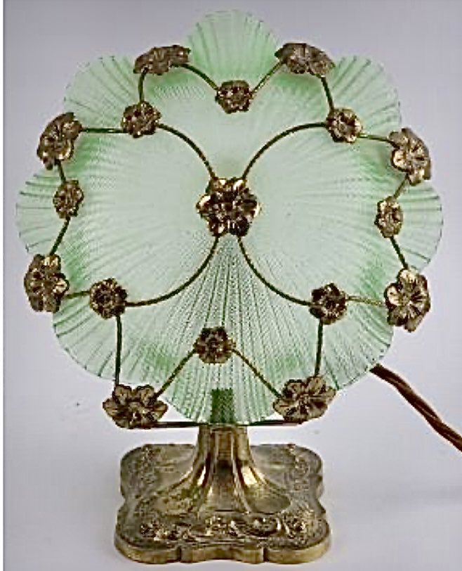 LOT 44 A VINTAGE GILT METAL AND GREEN GLASS LOTUS PAD TABLE LAMP, EARLY/MID 20TH CENTURY. bentleysfineartauctioneers.co.uk #lamp #glass #lotus #auction