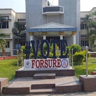 Raising awareness about voting rights! 🗳️ 

Check out our #VoteforSure board in front of the Collectorate and try the Model #EVM at Clock Tower Center. 
#ECISSVEEP 
#VoteAwareness 
#YourVoteCounts 

@CEO_Telangana 
@ECISVEEP