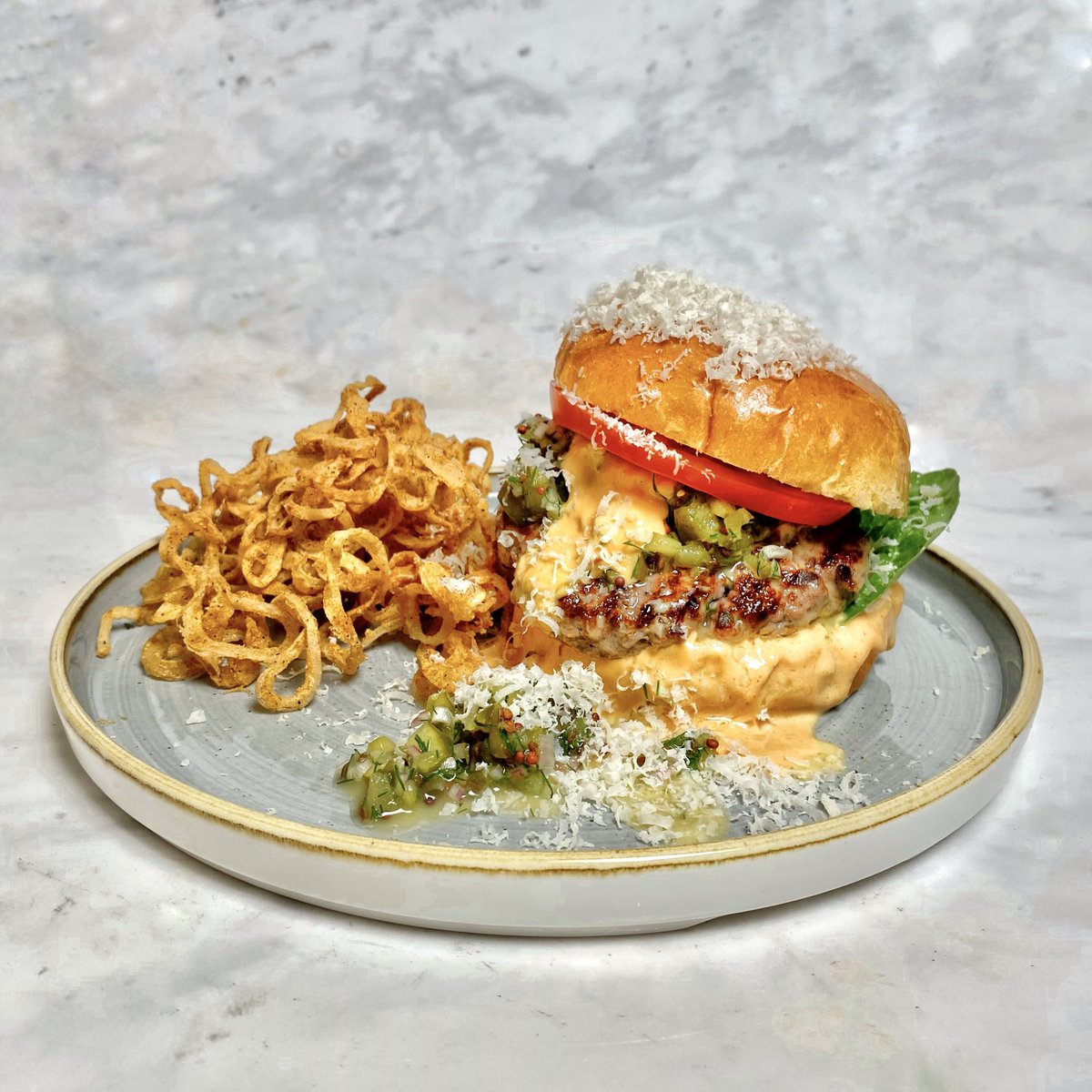 What do you want to see our Wokstar @ChefKenHom eat at the end of the show?! Click here to vote: bbc.co.uk/programmes/b00… 😇 heaven: Thai-style roasted and steamed cod 😈 hell: Burger with dill pickle relish and fried tobacco onions #saturdaykitchen #henhom