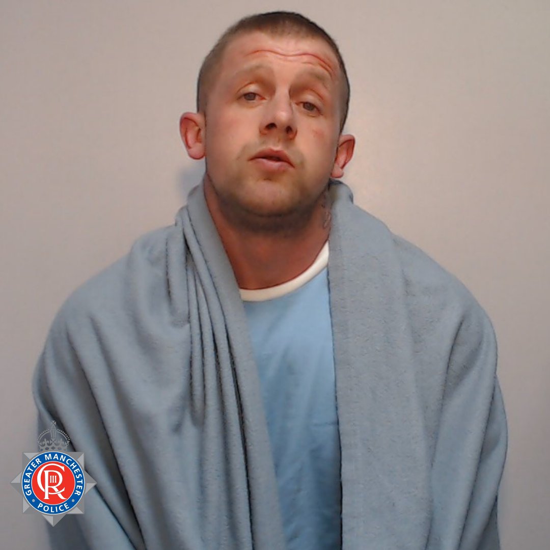 #WANTED | We are tracing a wanted man from #Oldham Roy Barker (05/01/1989) is known to have links to #Limeside, #Shaw and #Chadderton If you have information regarding his whereabouts or further details, please call 0161 856 8982 direct, 101 or @CrimestoppersUK
