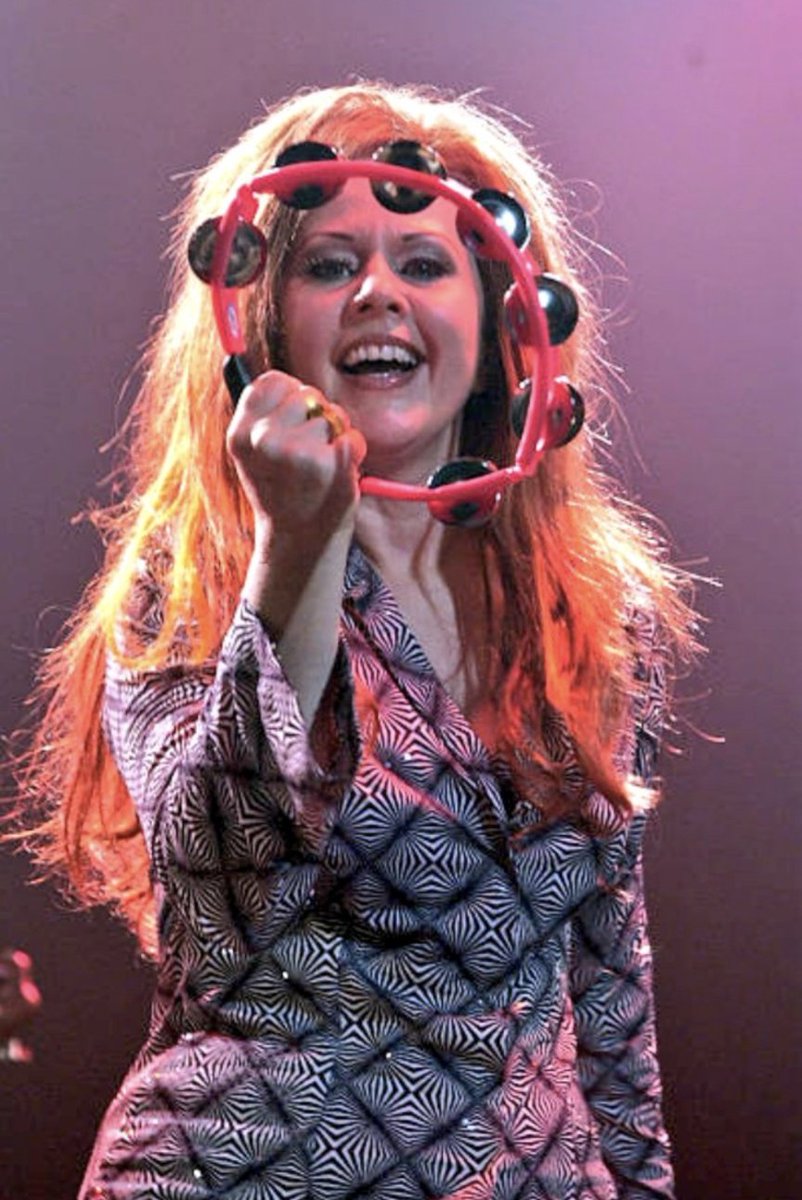 Happy Birthday to B52's vocalist, songwriter and multi instrumentalist Kate Pierson, born on this day in Weehawken, New Jersey in 1948. 🎂🎉💐🎶