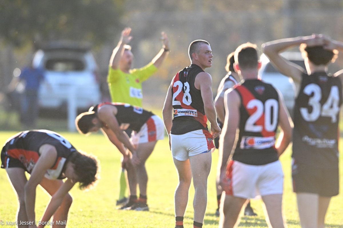 Brock-Burrum 5.11 (41) drew with Howlong 5.11 (41) I got there with 5min till the siren.. intense final moments @bordermail bordermail.com.au/story/8608457/