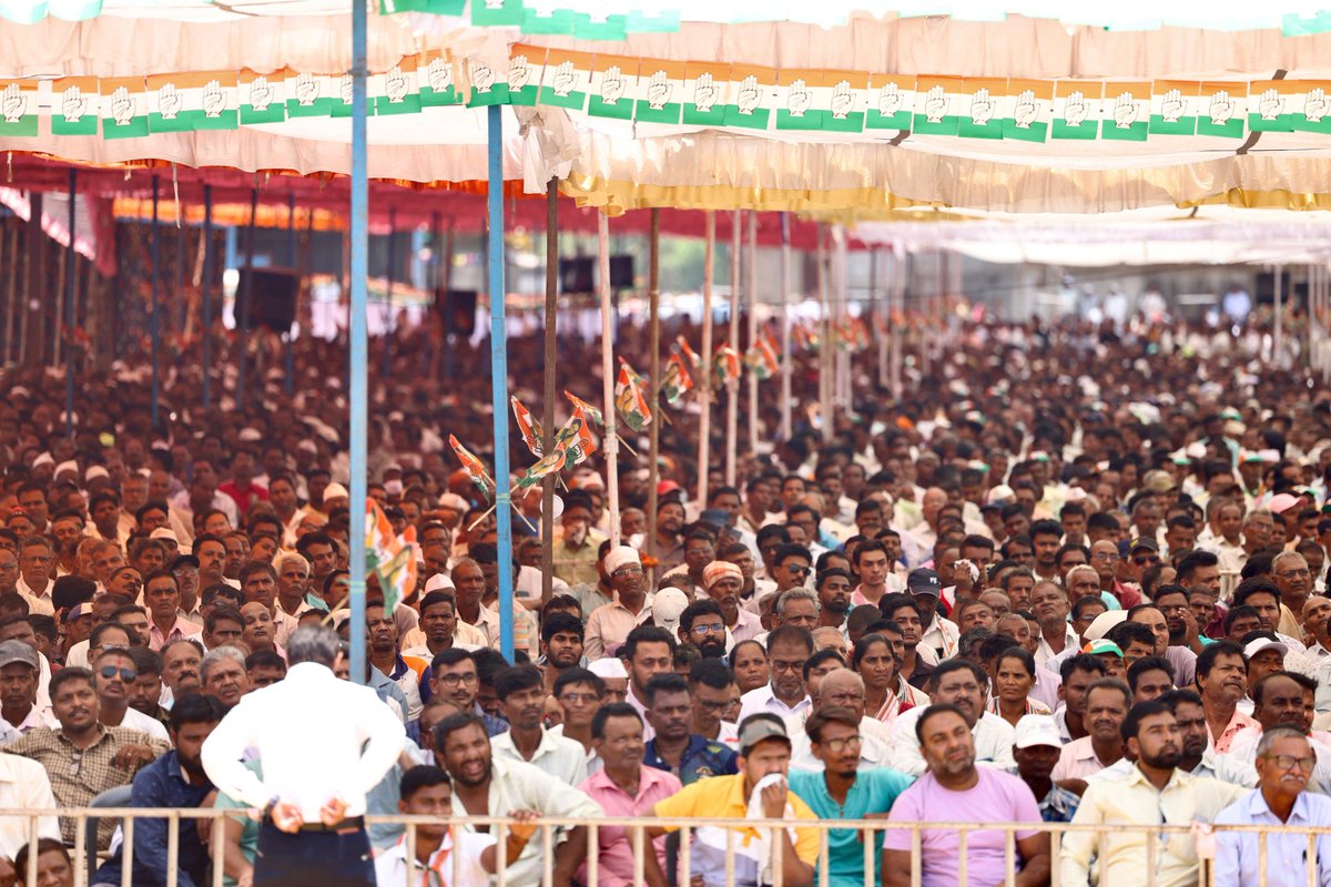 हद से ज्यादा बेरोजगारी, महंगाई, भ्रष्टाचार और आर्थिक संकट देश की जनता के साथ अन्याय है। इस अन्याय को देखते हुए कांग्रेस पार्टी न्याय पत्र लाई है ताकि जनता को न्याय मिले- युवाओं को 30 लाख नौकरी, महिलाओं को नौकरियों में 50% हिस्सेदारी, गरीब महिलाओं को सालाना 1 लाख, किसानों को MSP,