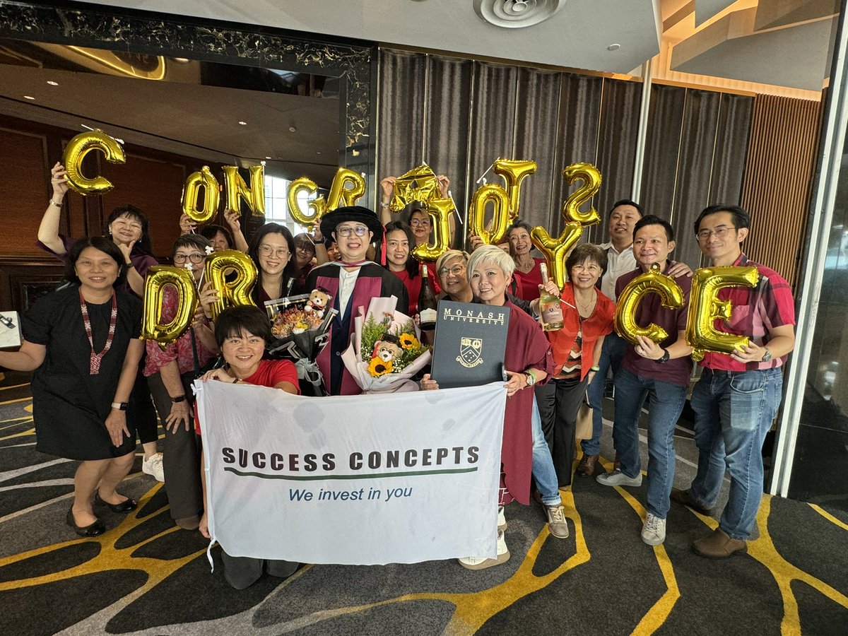 And that’s how our #graduation for Class of 2024 commenced on Day 1! 🎓🎉 To the graduates of @MonashMalaysia, congratulations on achieving this significant milestone – may your future be as bright as the stars above! 🌟