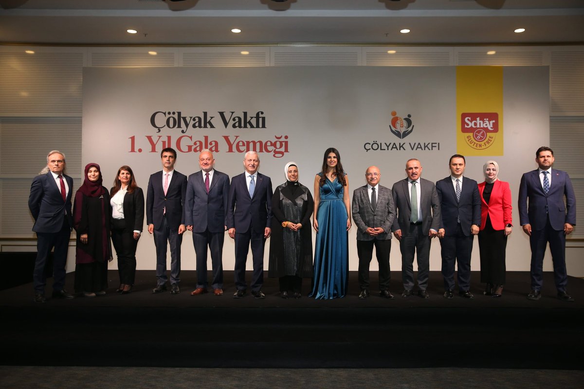 Çölyak Vakfı tarafından Ankara’da düzenlenen Glutensiz Gala Yemeği'ne Kredi ve Yurtlar Genel Müdür Yardımcısı Mustafa Özgül ve daire başkanları da katıldı. Programda çölyaklılara yönelik desteklerinden ötürü KYGM'ye teşekkür plaketi takdim edildi.