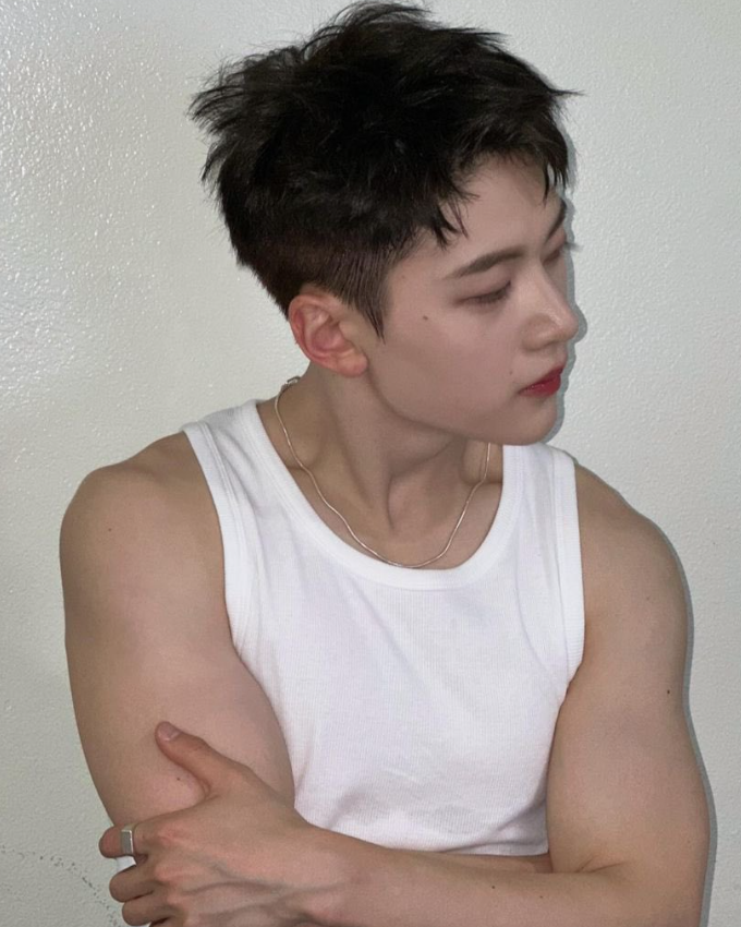 Matthew is alluring in new shared photos.