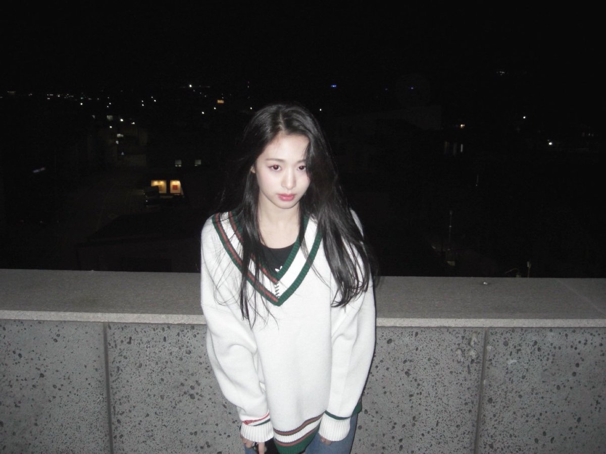 oreohyeon's tweet image. menikmati kota bogor di malam hari bersama pacar ku yang cantik sambil memakan jagung bakar #mantul 👍🏻👍🏻