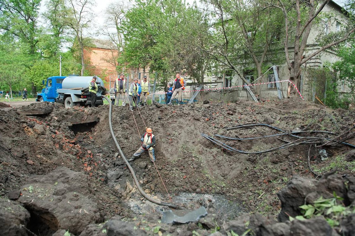 This is how the backyard of the mental hospital looks when your neighbor is a death cult #russiaisaterroriststate #makerussiapay