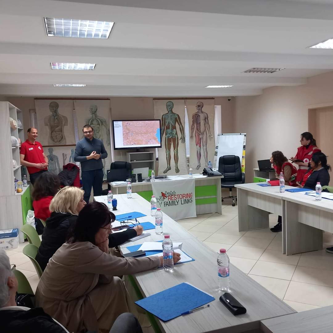 Our @BGRedCross #RestoringFamilyLinks and #Protection #training in #Yambol branch, South 🇧🇬
#FamiliesBelongTogether 
yambolnews.net/obshtina-yambo…