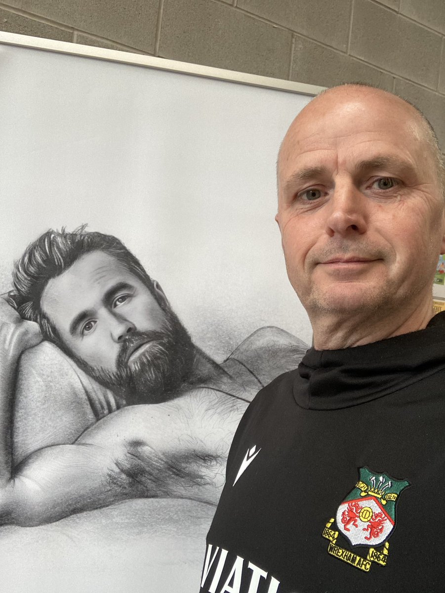 Last game of season and Had to pop into town & see chairman (and Boss) @RMcElhenney’s picture in @TyPawb today #UpTheTownRob #WxmAFC @VancityReynolds 😂