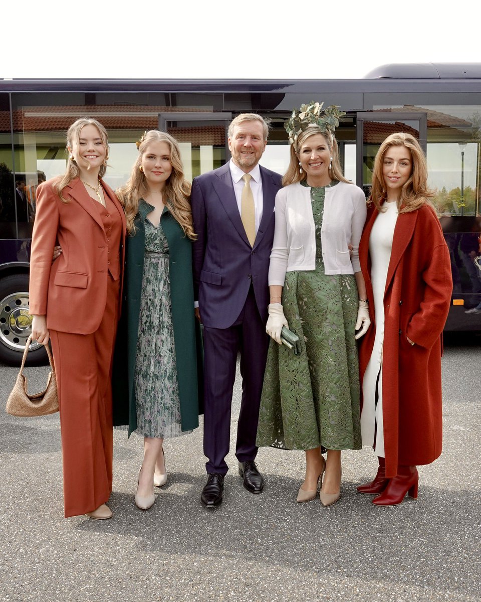 Wat een mooie prinsessen hebben wij in Nederland: #Amalia #Alexia & #Ariane en 🧡🇳🇱
#Koningsdag