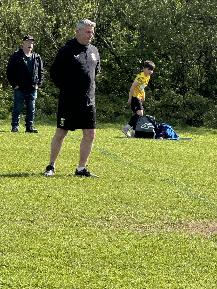 Is there anything this man can’t do? #referee @greggy1975