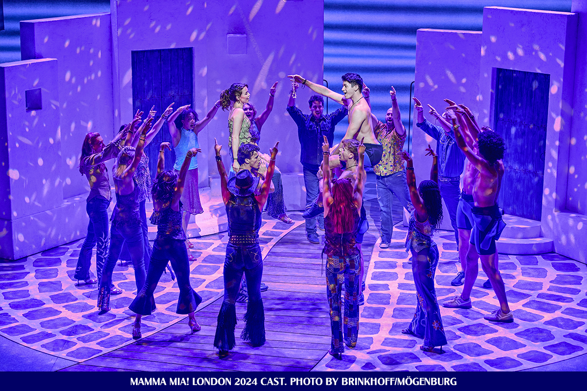 'It's an ancient island tradition - the night before the wedding, the groom dives down to the old ship-wreck, searching for the necklace of Helen of Troy' 🐚🌊✨ Visit our website: bit.ly/mamma-mia-webs… #MammaMiaMusical #MammaMiaLondon