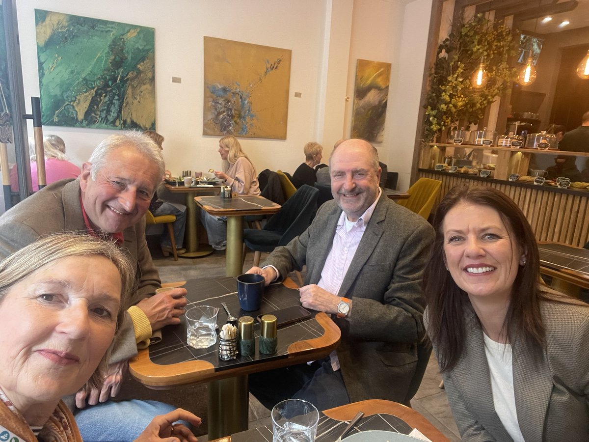 Catching up with @brucemcd23 Leader of @ElmbridgeBC and Cllrs Mike Rollings and Liz Laino over lunch at Laz Cafe in #Claygate. @LibDems @ElmbridgeLibDem #LocalElections2024