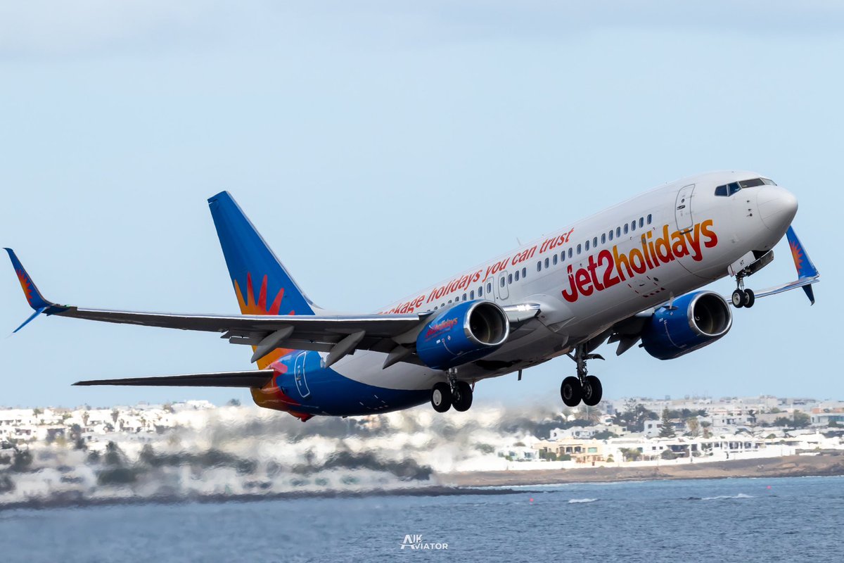 Today’s Post Features Jet2 Holiday B737-800 With The New Spilt Scimitar Winglets Departing Runway 21 At Lanzarote Back In March👌✈️ • #jet2holidays #jet2 #B737 #boeing737 #Avgeeks #planespotters #lanzaroteairport • 𝗔𝗹𝗹 𝗣𝗵𝗼𝘁𝗼𝘀 𝗢𝘄𝗲𝗻 | 𝗨𝗞 𝗔𝘃𝗶𝗮𝘁𝗼𝗿 ©️