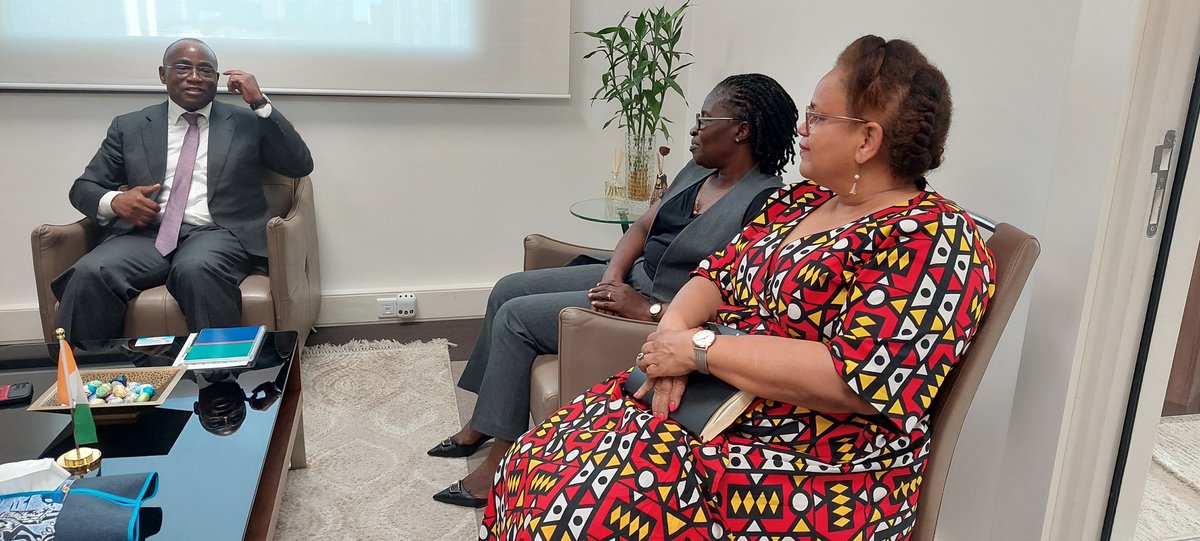En marge de la 60ème Session Ministérielle de la CONFEMEN qui a eu lieu à Abidjan du 22 au 26/4/024,le Ministre de l'Education Prof François HAVYARIMANA a rencontré son Homologue ivoirien N'Guessan KOFFI en charge de l'enseignement technique,de la formation professionnelle.