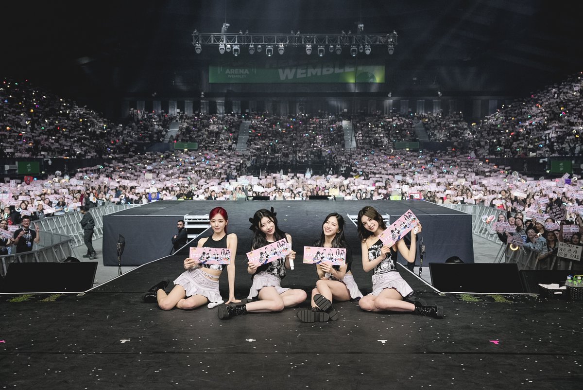 💗 A dream gig for the #Midzy this week at @OVOArena Wembley. Who joined us for #ITZY? 📷 @ITZYofficial (X)