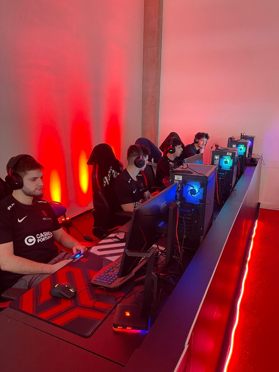 A nossa equipa de #CallofDuty já está pronta ⚔️ para a 🏆 LA LA LAN by @LPCOD_ a decorrer na @GameStageOeiras 💥

#RespectAllFearNone #COD