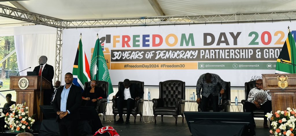 Happy to join President @CyrilRamaphosa, former President Mbeki, @PMashatile, & other stakeholders for the #FreedomDay2024 celebrations at the Union Buildings. #Freedom30 marks 30th anniversary of South Africa’s democratic dispensation and the nation’s first democratic election.