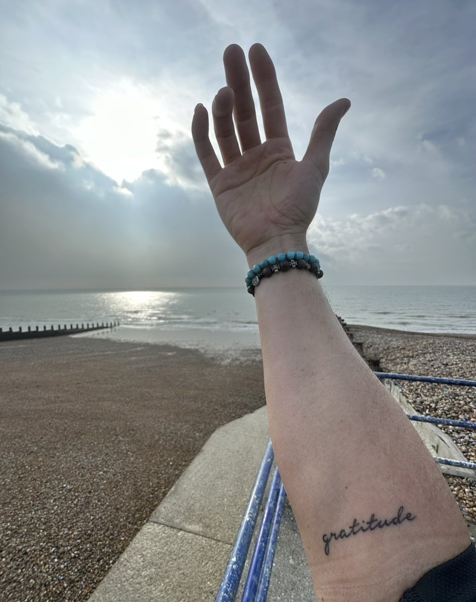 Ok so no art / murals or other creative endeavours - but a simple photo to show gratitude for this life! A run by the seafront here in Eastbourne, spending time with family - taking time to breathe, a break from global travels - ‘gratitude’ tattoo from my amazing trip Sydney