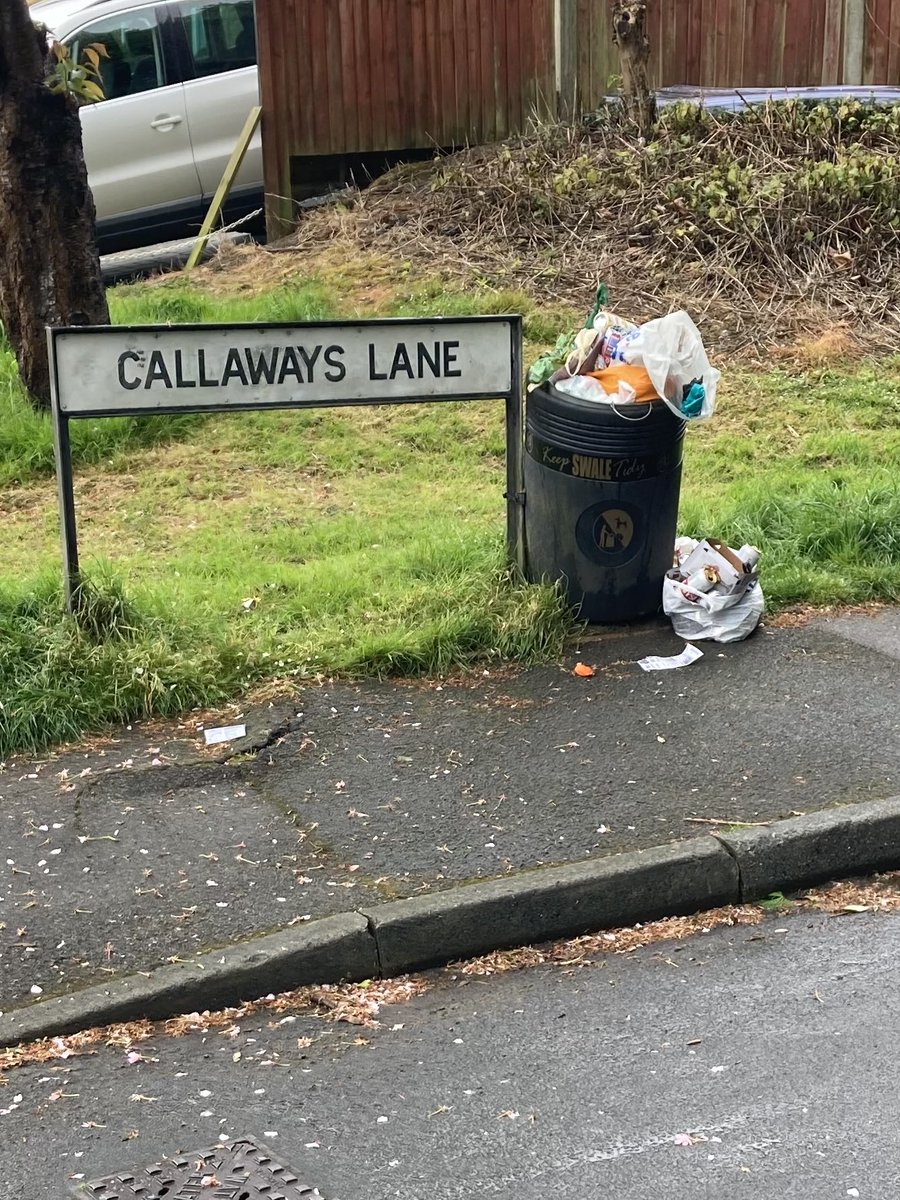 ⁦<a href="/SwaleCouncil/">SwaleBoroughCouncil</a>⁩ please empty bins in #Newington #Sittingbourne