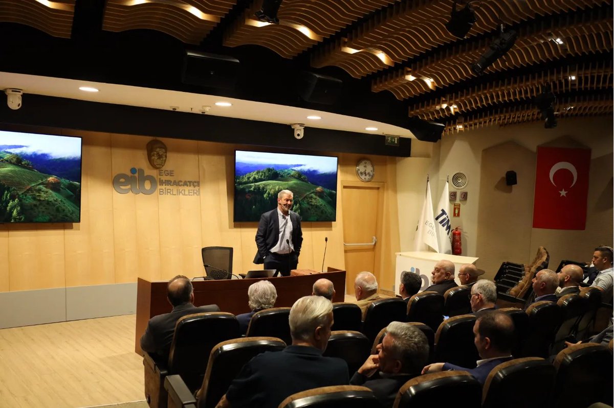 Birliğimiz 2023 Yılı Olağan Genel Kurul Toplantısı ve Ödül Törenimizin ardından Fazıl Oral tarafından 'Geleceğin Kısa Tarihi' konulu seminer gerçekleştirildi.

#EİB #hububat #bakliyat #yağlıtohumlar #bitkiselyağ #ihracat #grains #pulses #oilseeds #export #genelkurul