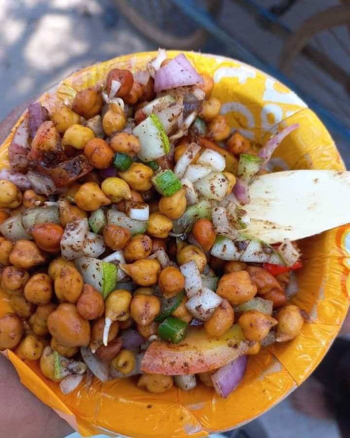 Barash ka mosam or chat wah kesi kesi ko pasand hai chat barash kay mosam main tell me ?