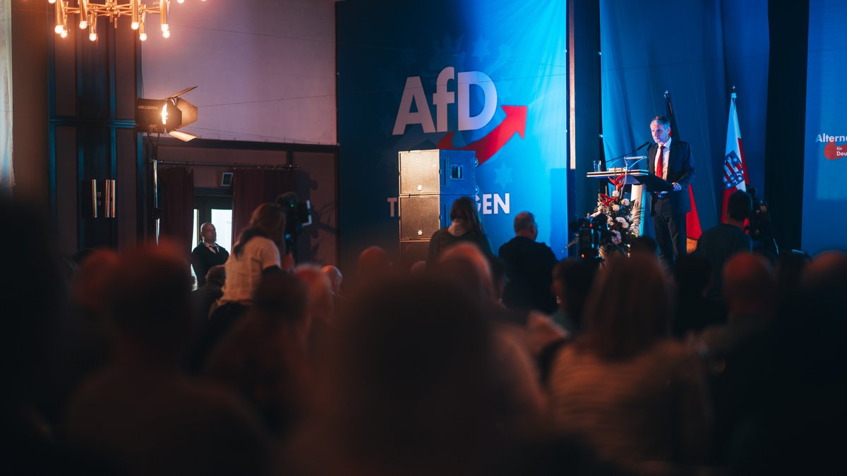 Landesparteitag der @AfD_Thueringen in Pfiffelbach: Heute beschließen wir unser #Wahlprogramm für die #LTW24 und wähl en Delegierte für den #AfDBPT in Essen!