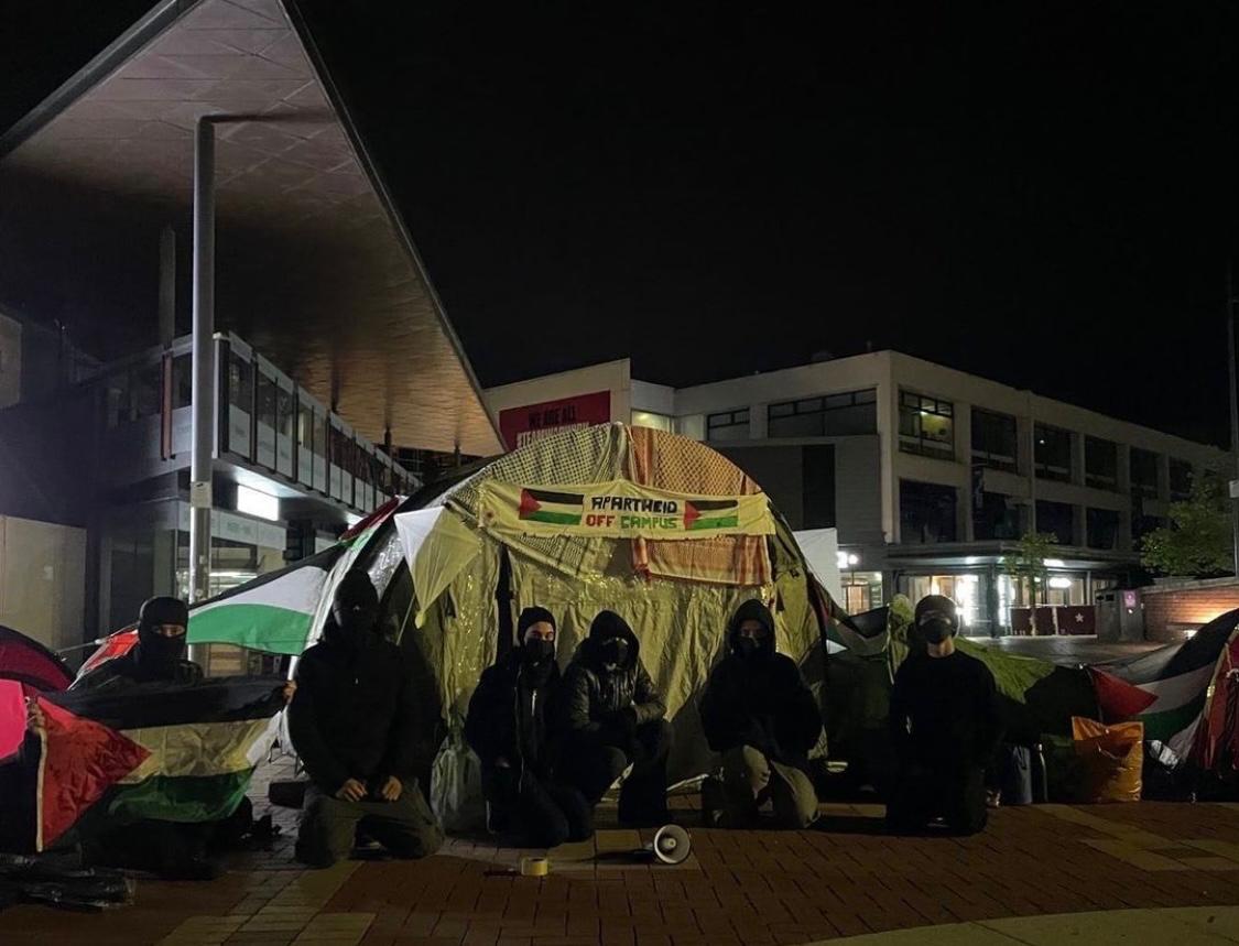 Students have set up an encampment for Gaza at Warwick university, U.K. Join them in standing against the injustice of apartheid and advocating for the rights of the Palestinian people. #FreePalestine #EndApartheid #HumanRights