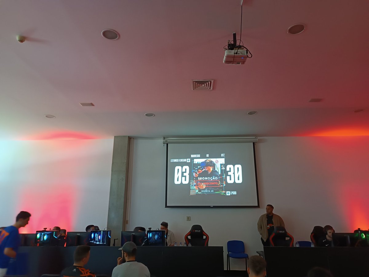 Estamos prestes a arrancar com a LA LA LAN COD PT @ <a href="/GameStageOeiras/">GameStage</a>!

Acompanha tudo em direto: twitch.lpcod.pt